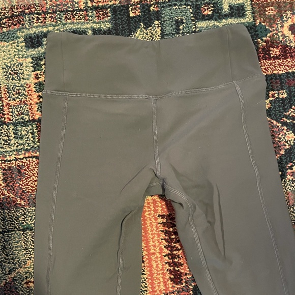 Grey Alo Yoga Low-Rise Moto Leggings - Picture 12 of 13